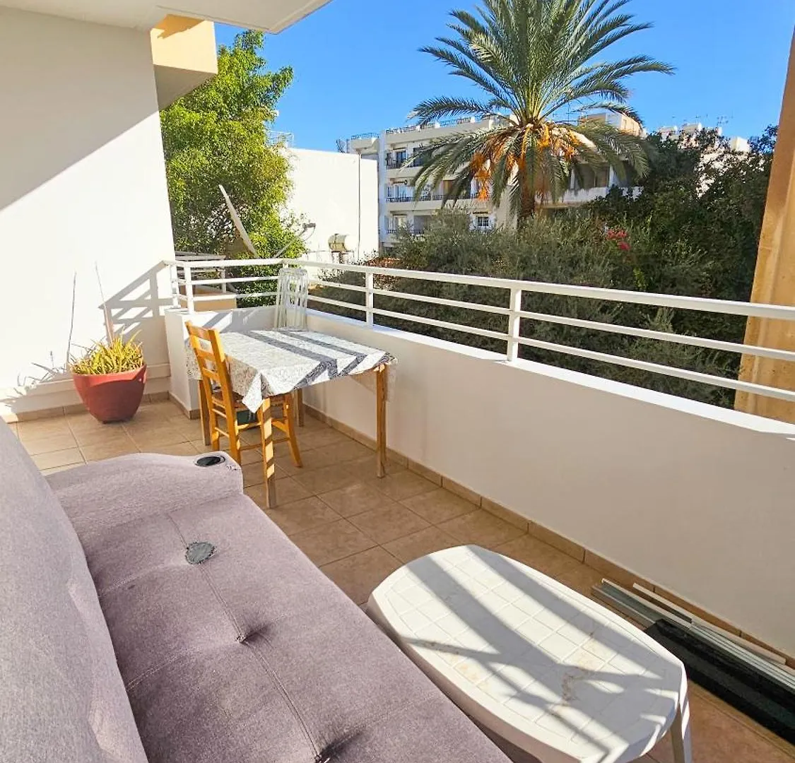 Unique City Rooms Larnaca Apartment